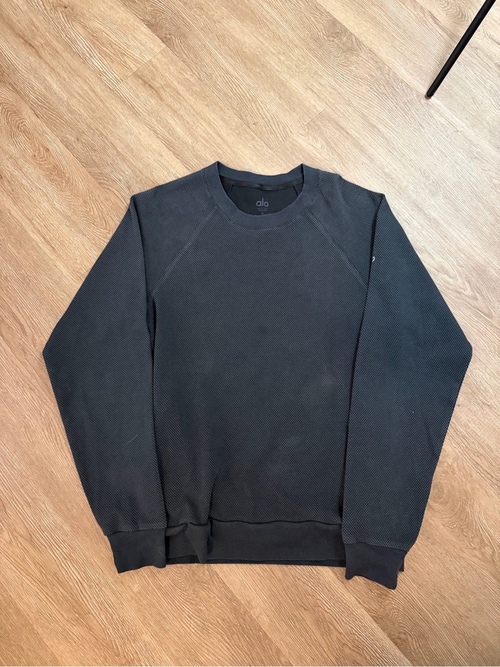 Alo yoga Men’s Black Textured Crewneck Sweater thermal